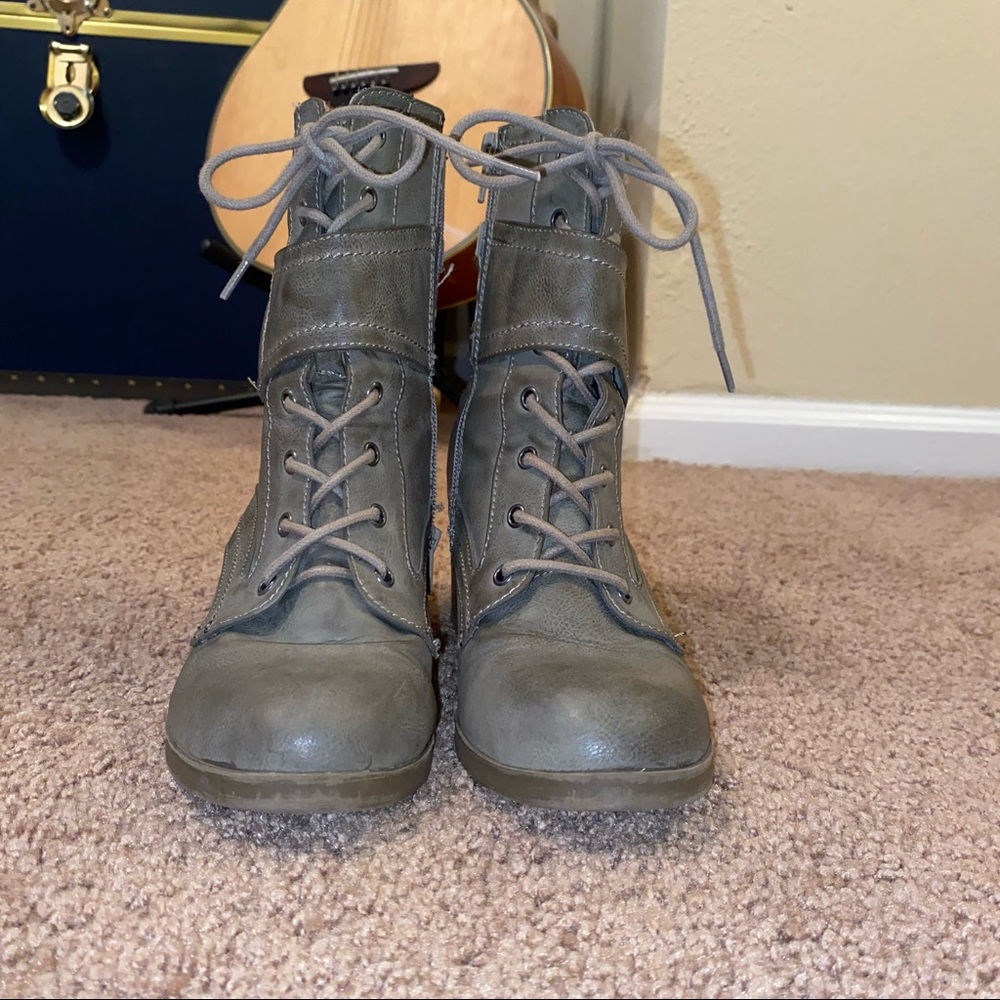 Heeled boots